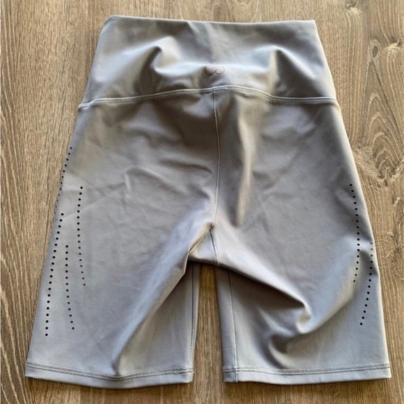 Women's Sculpt Perforated Bike Shorts Size Small Calia by Grey Pearl - Picture 2 of 11
